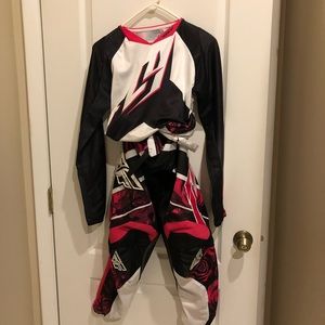 Fly Woman’s Race Gear